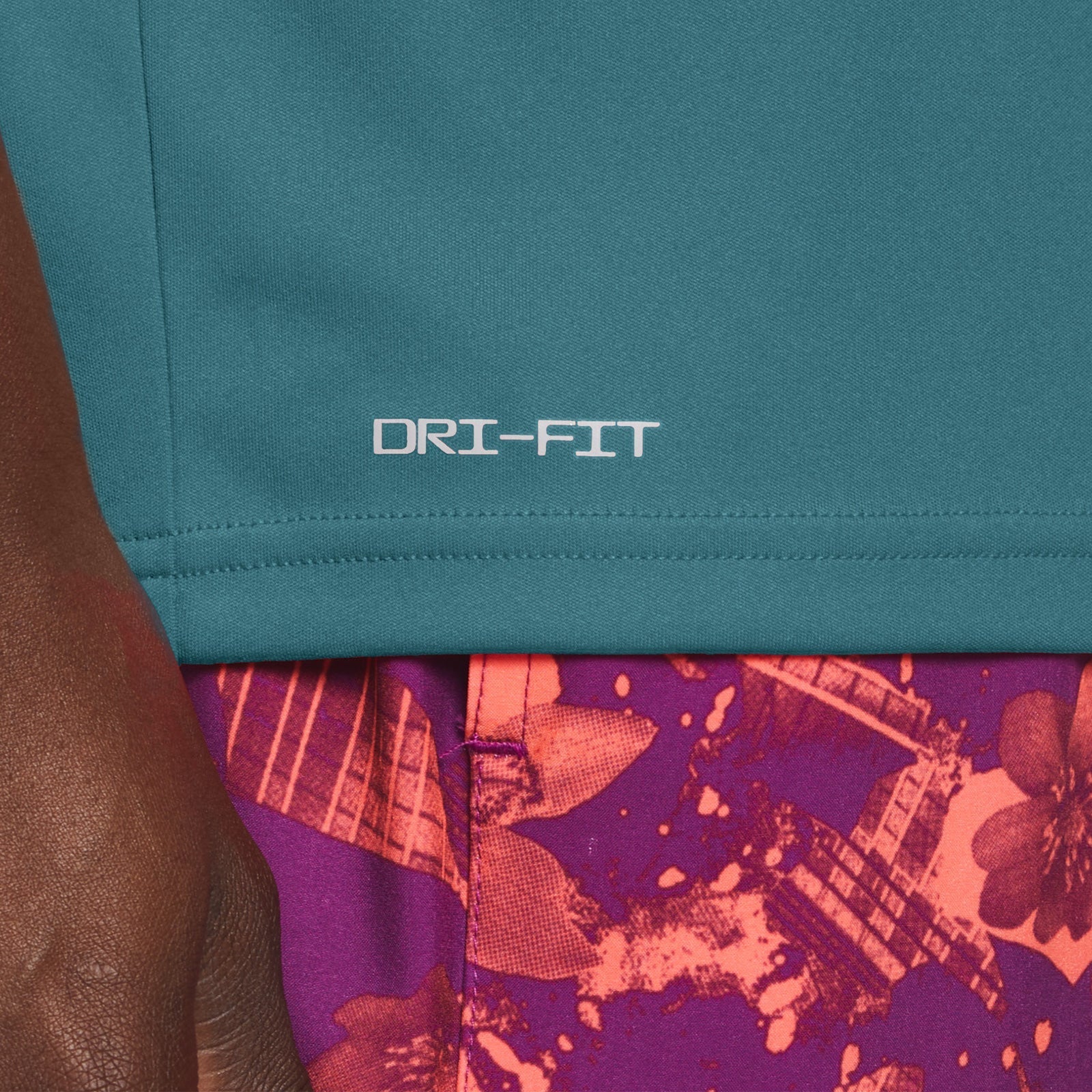 Nike Swim Men's Essential Short Sleeve Hydroguard Top - Image 16
