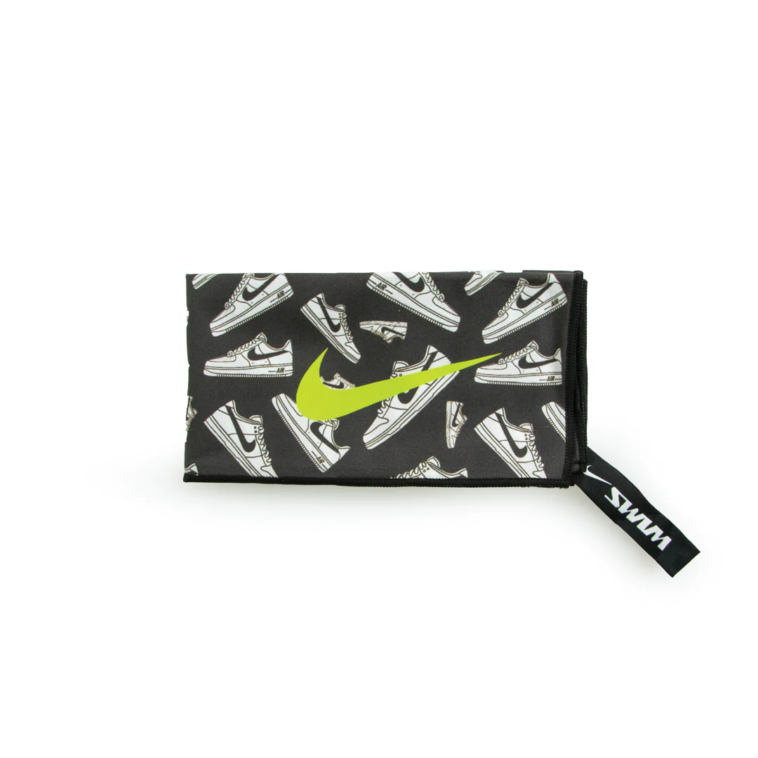 Nike Swim Quick Dry Swim Towel - Image 11