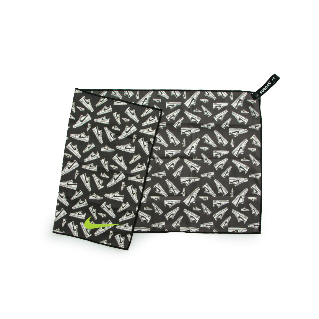 Nike Swim Quick Dry Swim Towel - Image 12