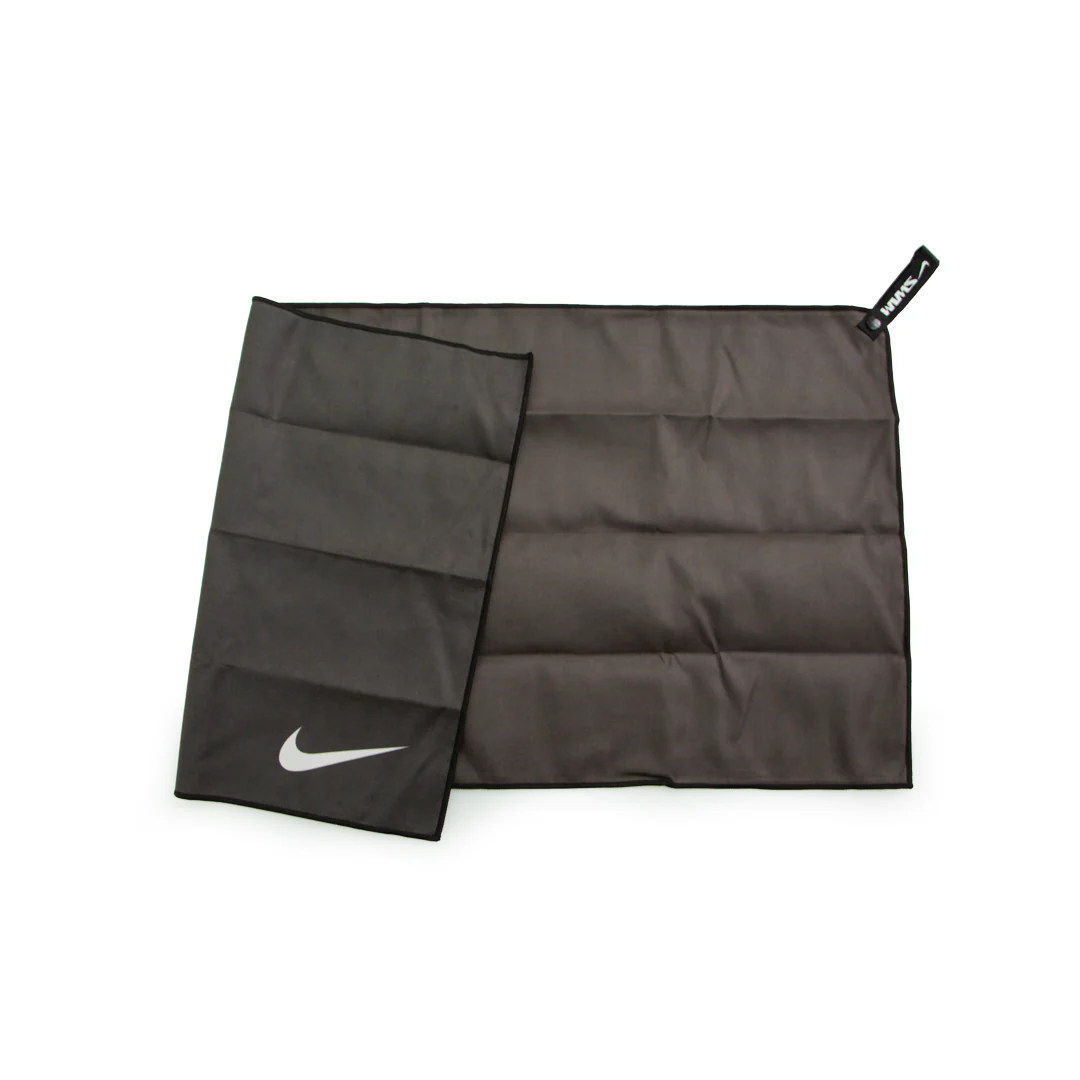 Nike Swim Quick Dry Swim Towel - Image 4